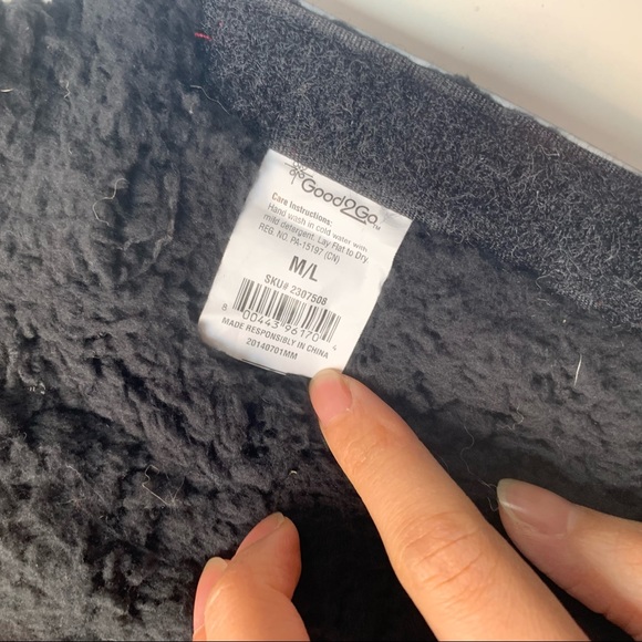 GOOD2GO Warm & Waggin’ PETS all weather parka (M) - Picture 5 of 7